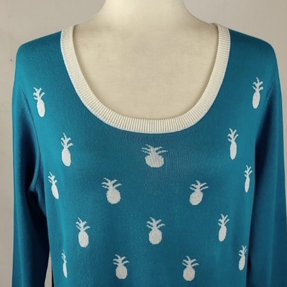 👑 Crown&Ivy Pineapple Sweater - Picture 5 of 8
